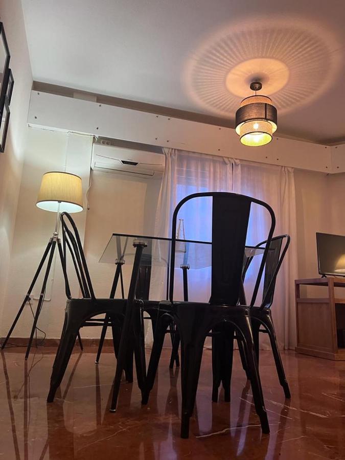 Apartamento Turistico R. Gonzalez Abreu Sevilla Exterior foto