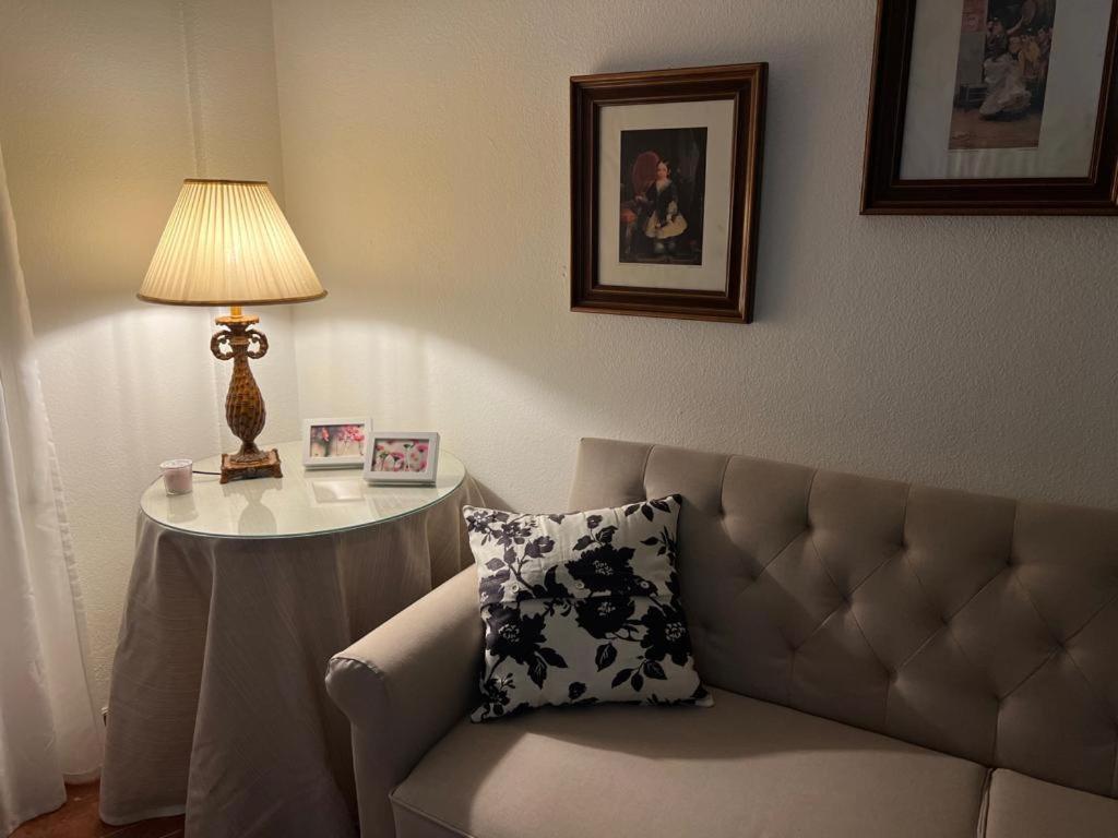Apartamento Turistico R. Gonzalez Abreu Sevilla Exterior foto