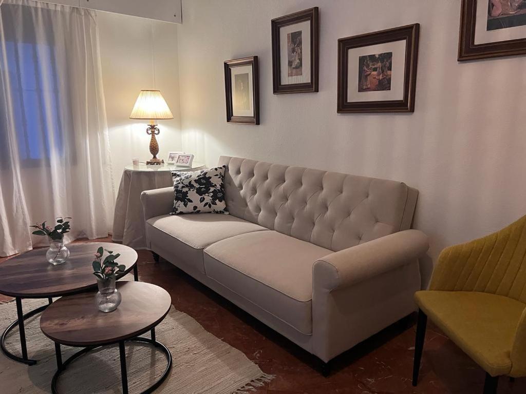 Apartamento Turistico R. Gonzalez Abreu Sevilla Exterior foto